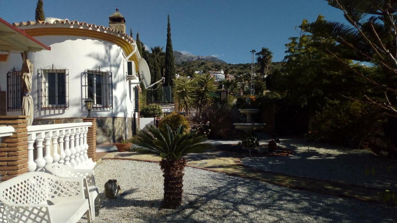 Villa Casa Las Fresas Alcaucín Exterior photo