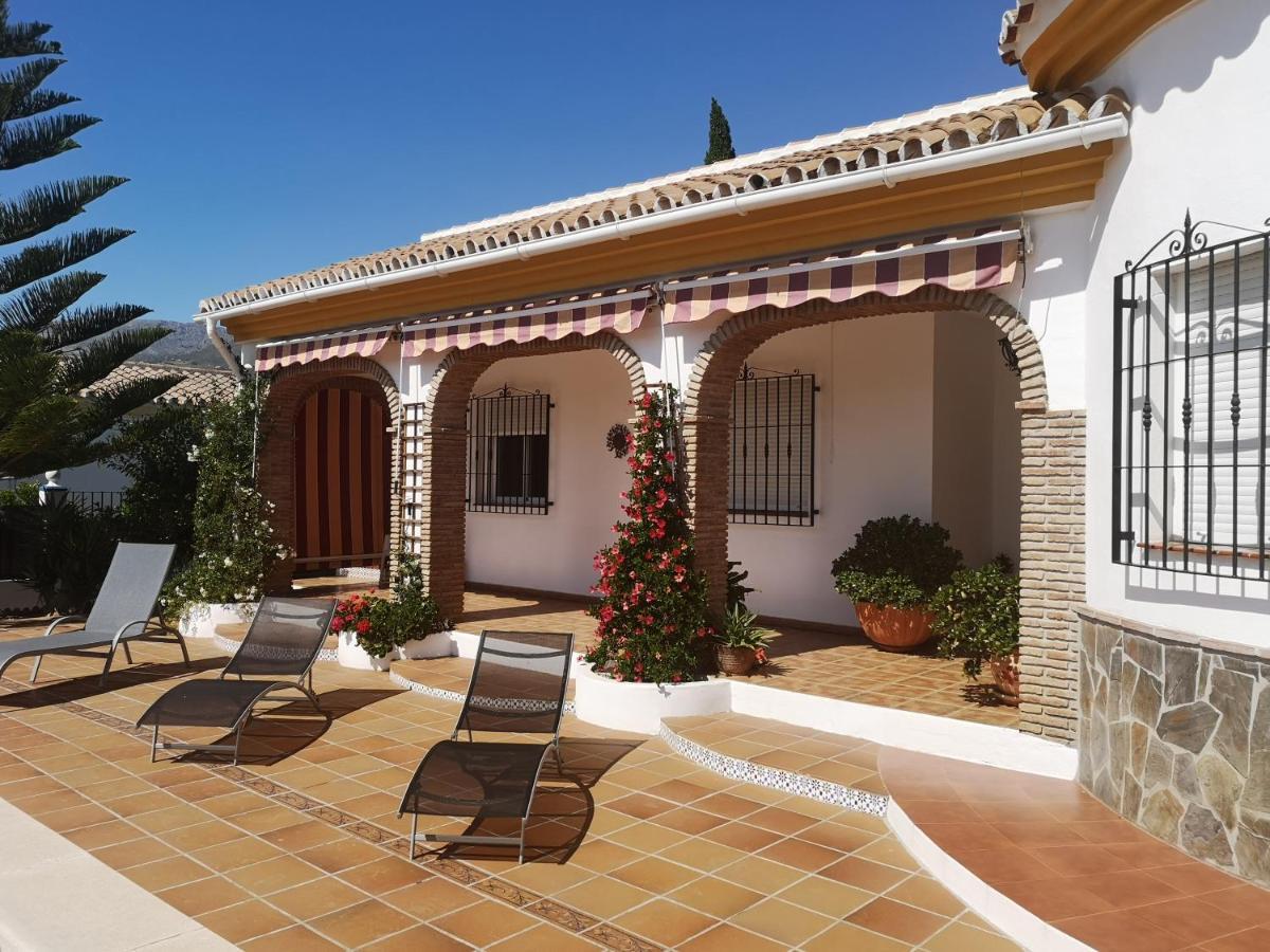 Villa Casa Las Fresas Alcaucín Exterior photo