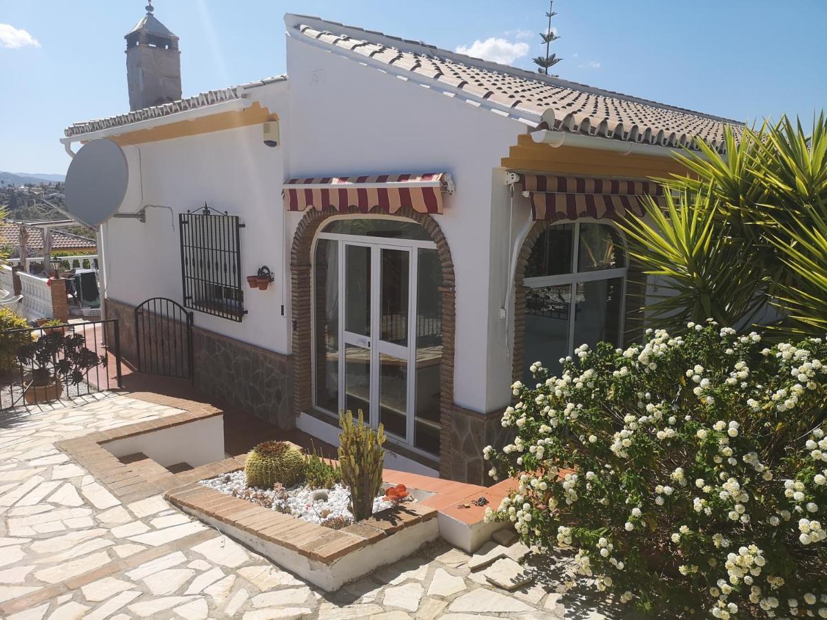 Villa Casa Las Fresas Alcaucín Exterior photo